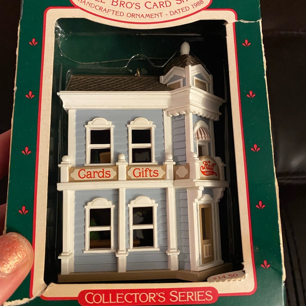 Hallmark ornament. 5th in Nostalgic Houses and Shops series. From 1988.